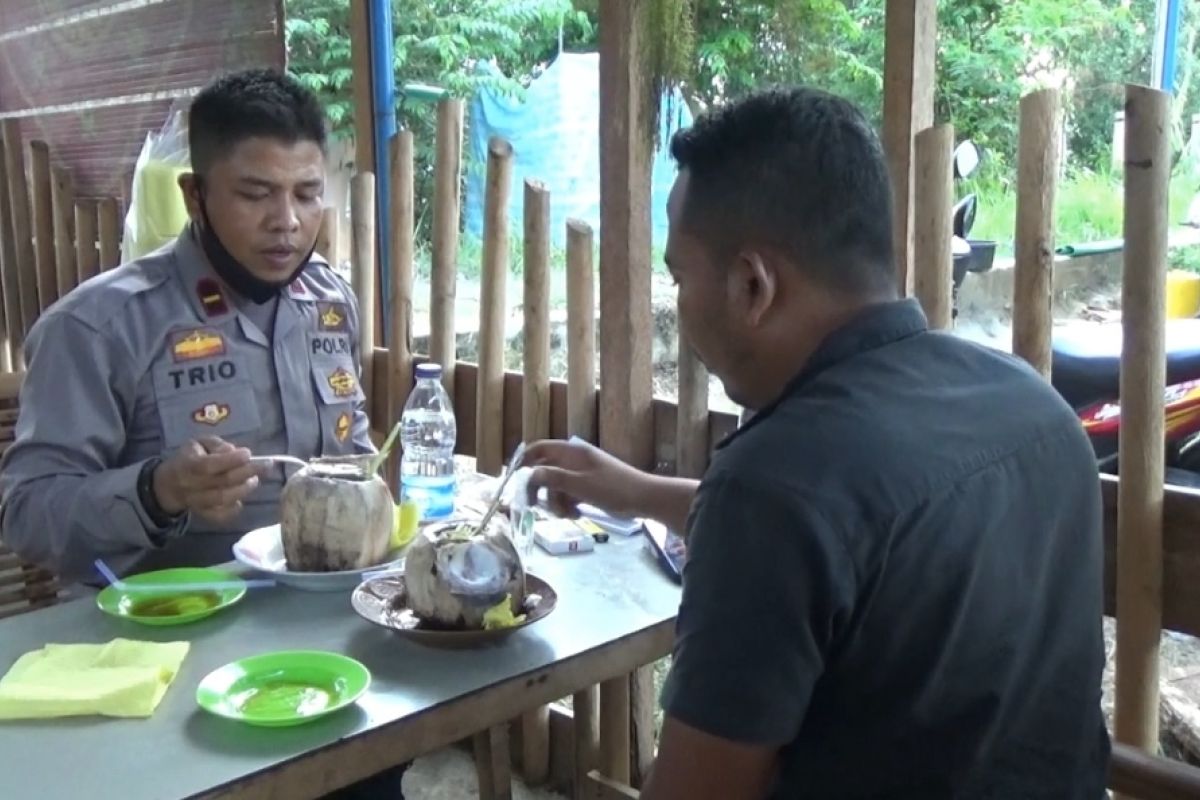 Olahan kelapa bakar jadi incaran warga Kota Lhokseumawe saat pandemi COVID-19