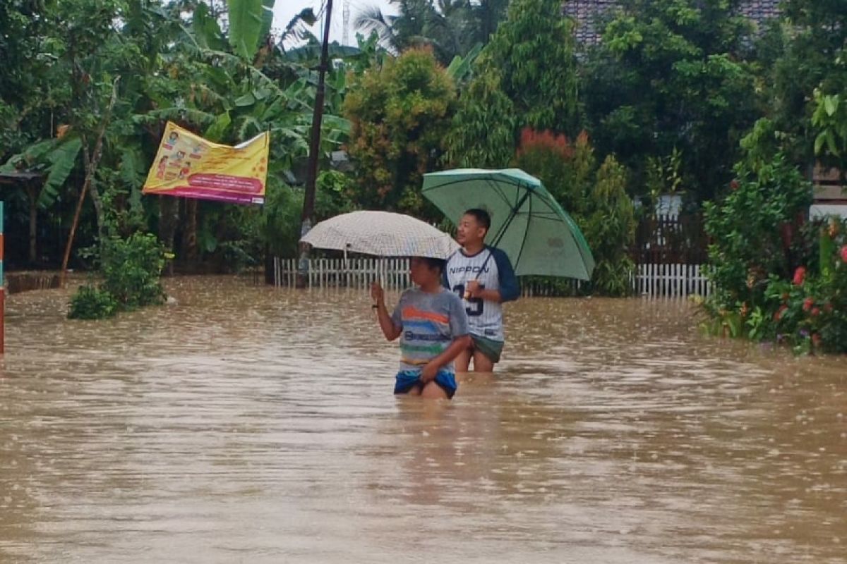 Tujuh kecamatan di Cilacap-Jateng dilanda bencana hidrometeorologi