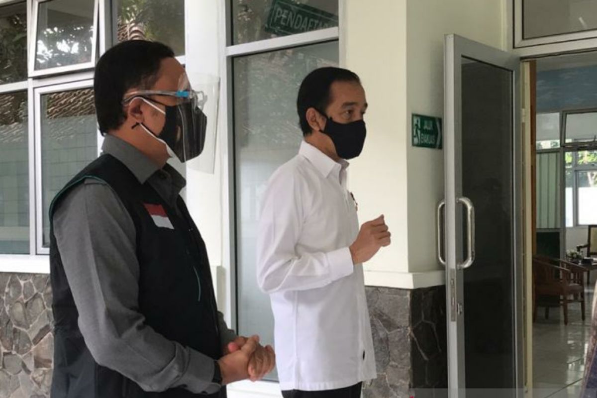 Presiden Jokowi meninjau simulasi vaksinasi COVID-19 di Bogor