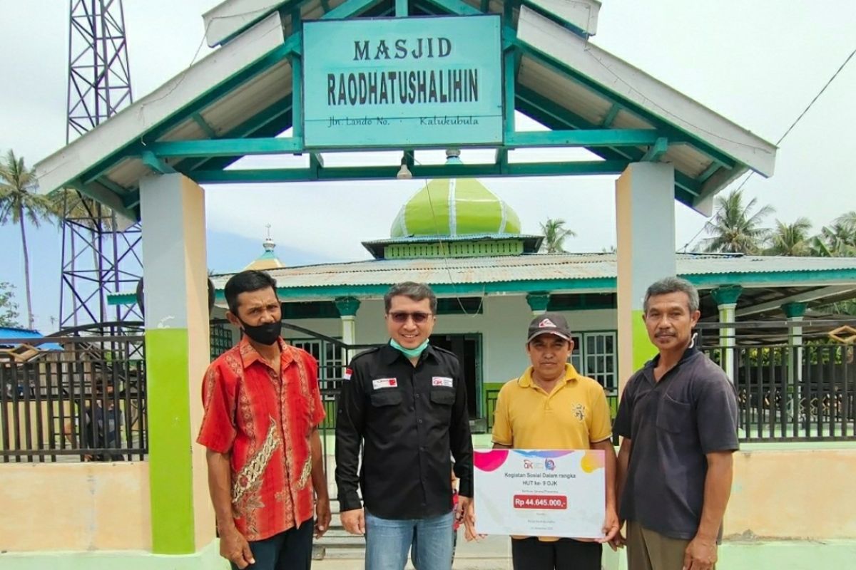 Peringati HUT ke-9, OJK bantu sarana dan prasarana masjid di Kabupaten Sigi