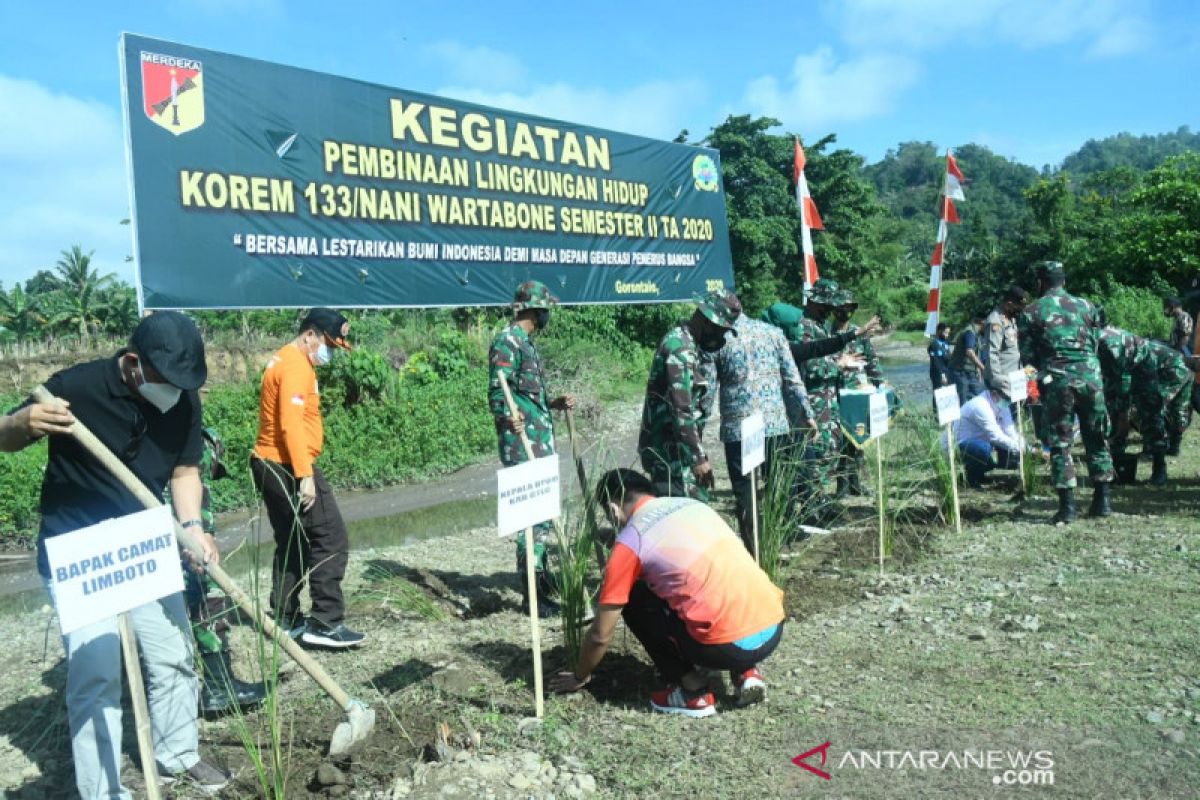 Korem 133/NW Gorontalo tanam tumbuhan cegah erosi