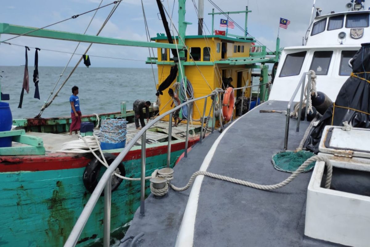 KKP  tangkap satu kapal ikan berbendera Malaysia di Selat Malaka