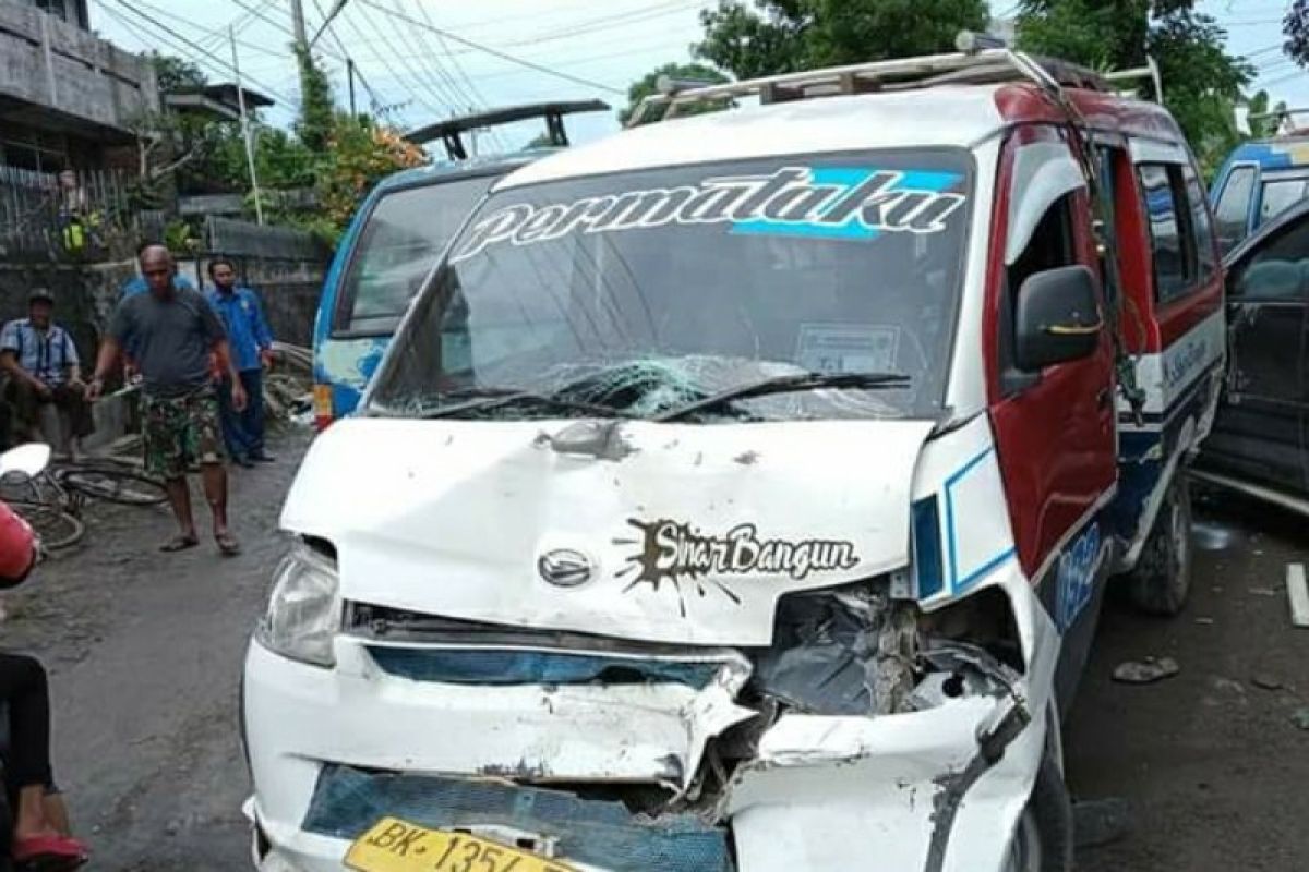 Tabrakan beruntun di Simalungun akibatkan lima orang tewas