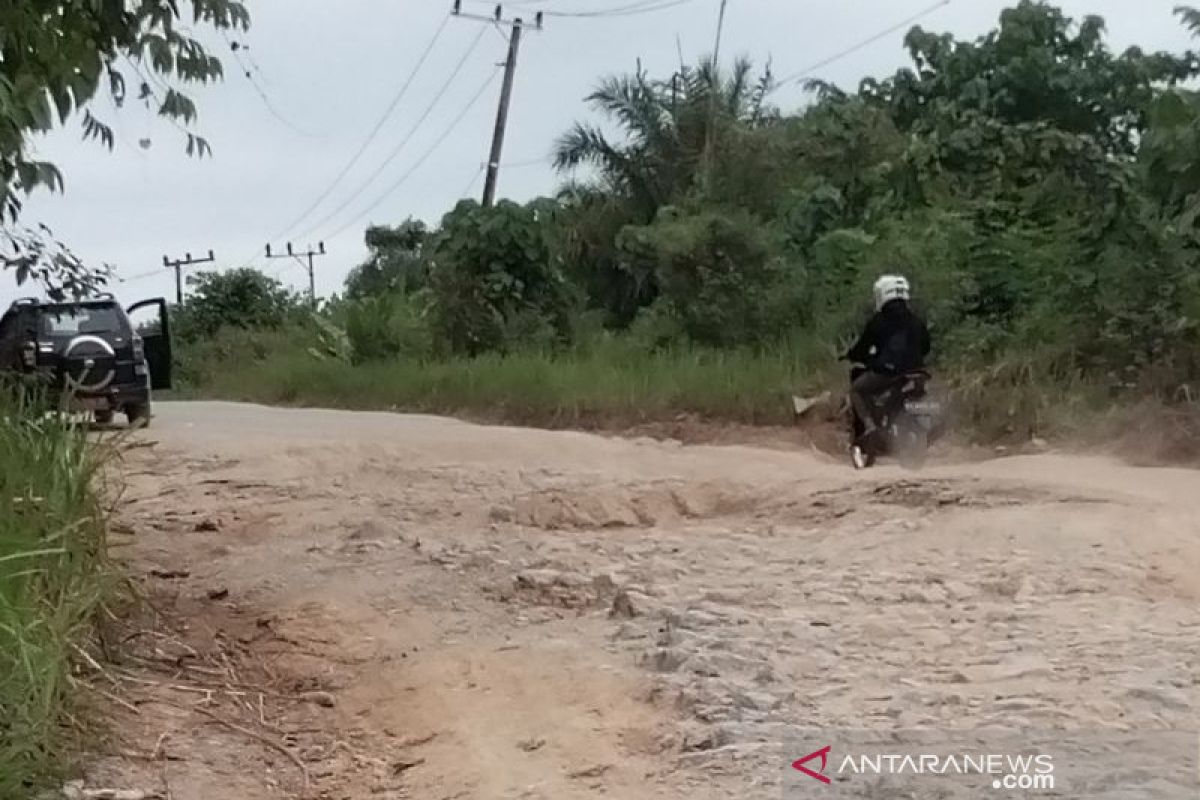 Perbaikan jalan di Kabupaten Penajam dilakukan bertahap