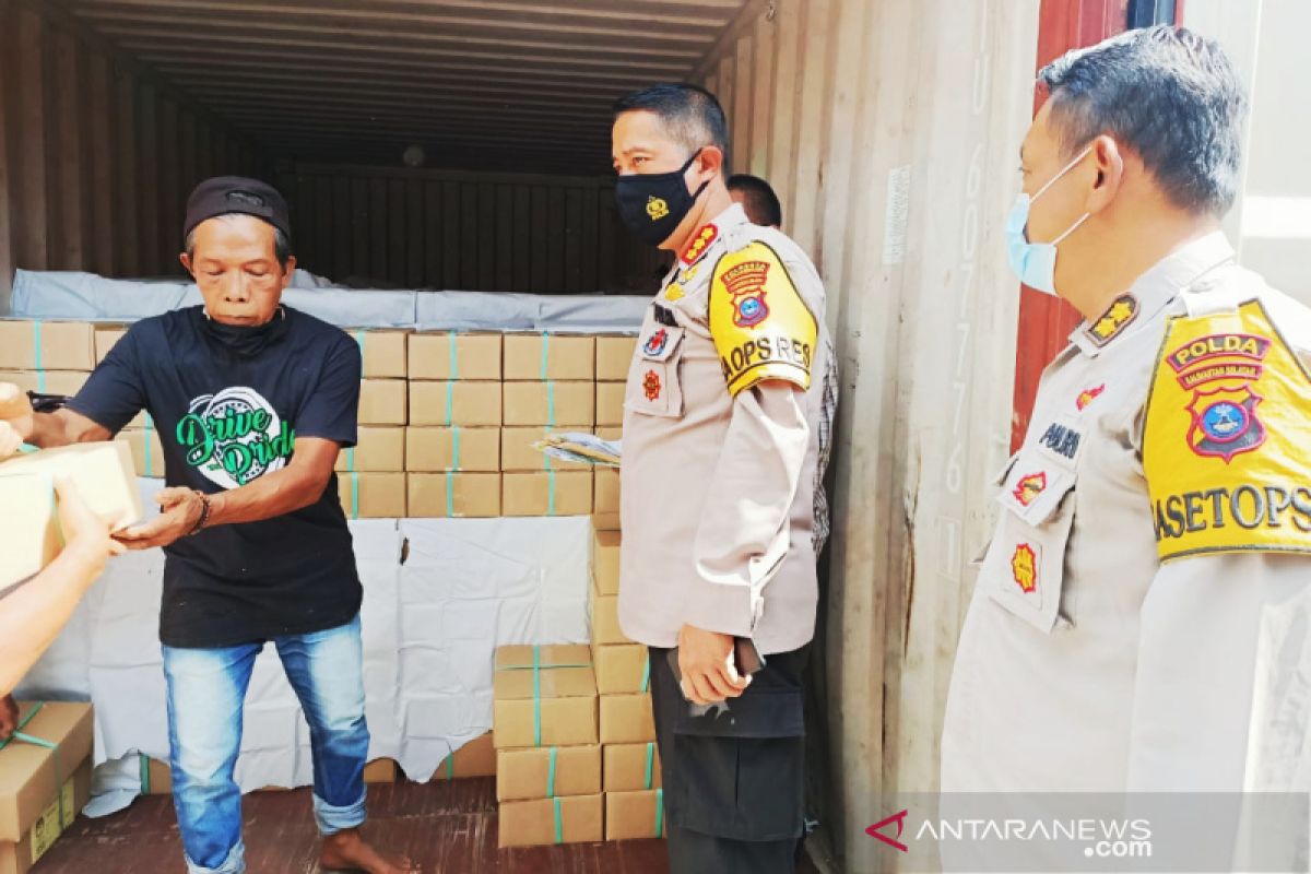 Kapolresta Banjarmasin cek proses bongkar muat logistik Pilgub