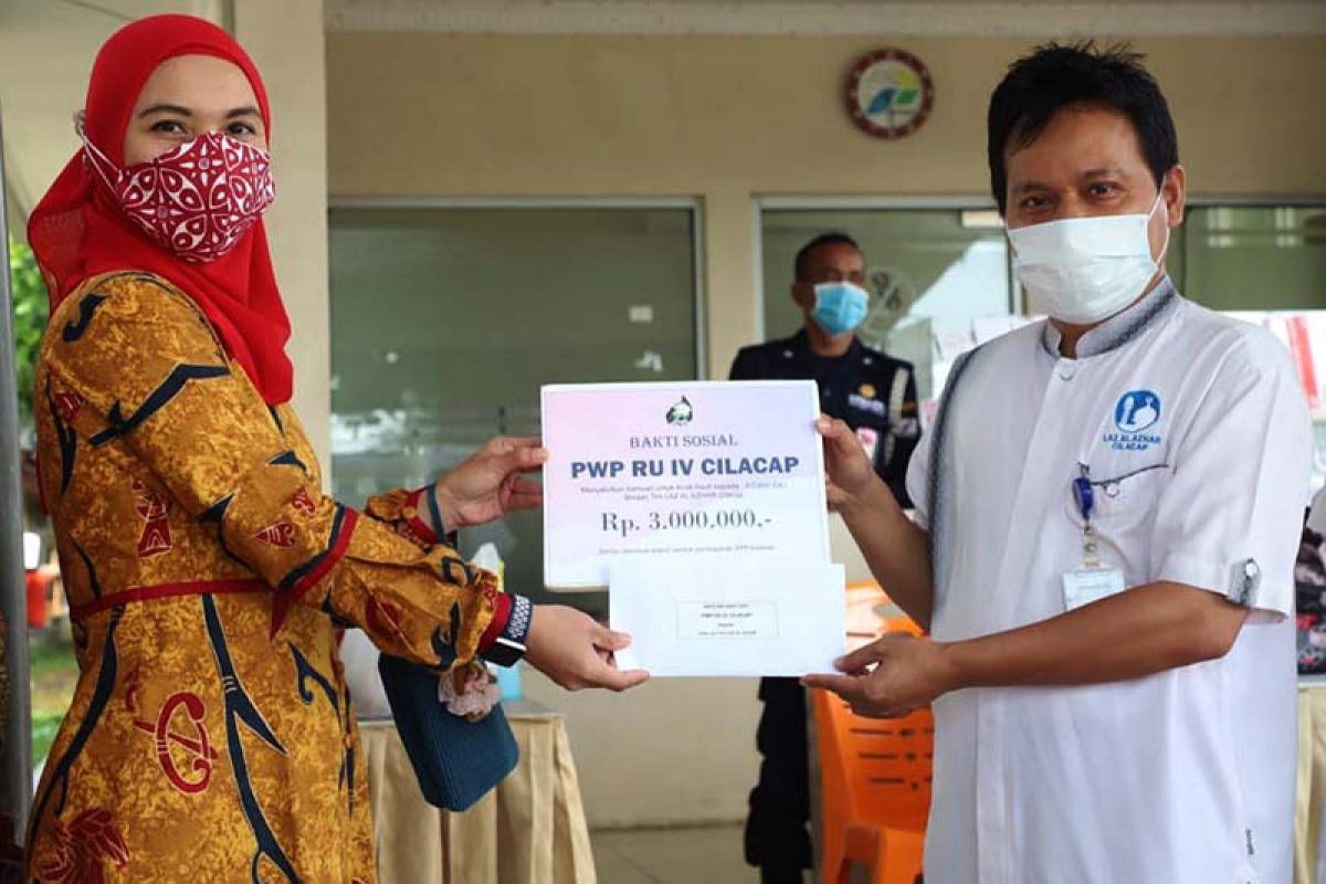 PWP Pertamina Cilacap berikan beasiswa bagi anak duafa