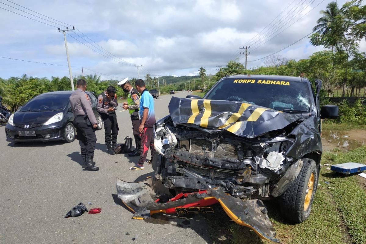 Mobil Patroli Polres Aceh Jaya tabrakan dengan Brio, guru asal Banda Aceh meninggal dunia