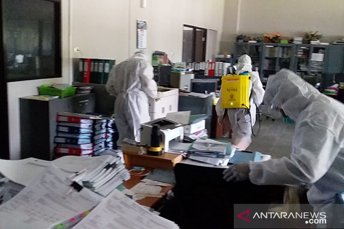 Ada kasus COVID-19, Kantor Pusat Unej tutup sementara untuk sterilisasi