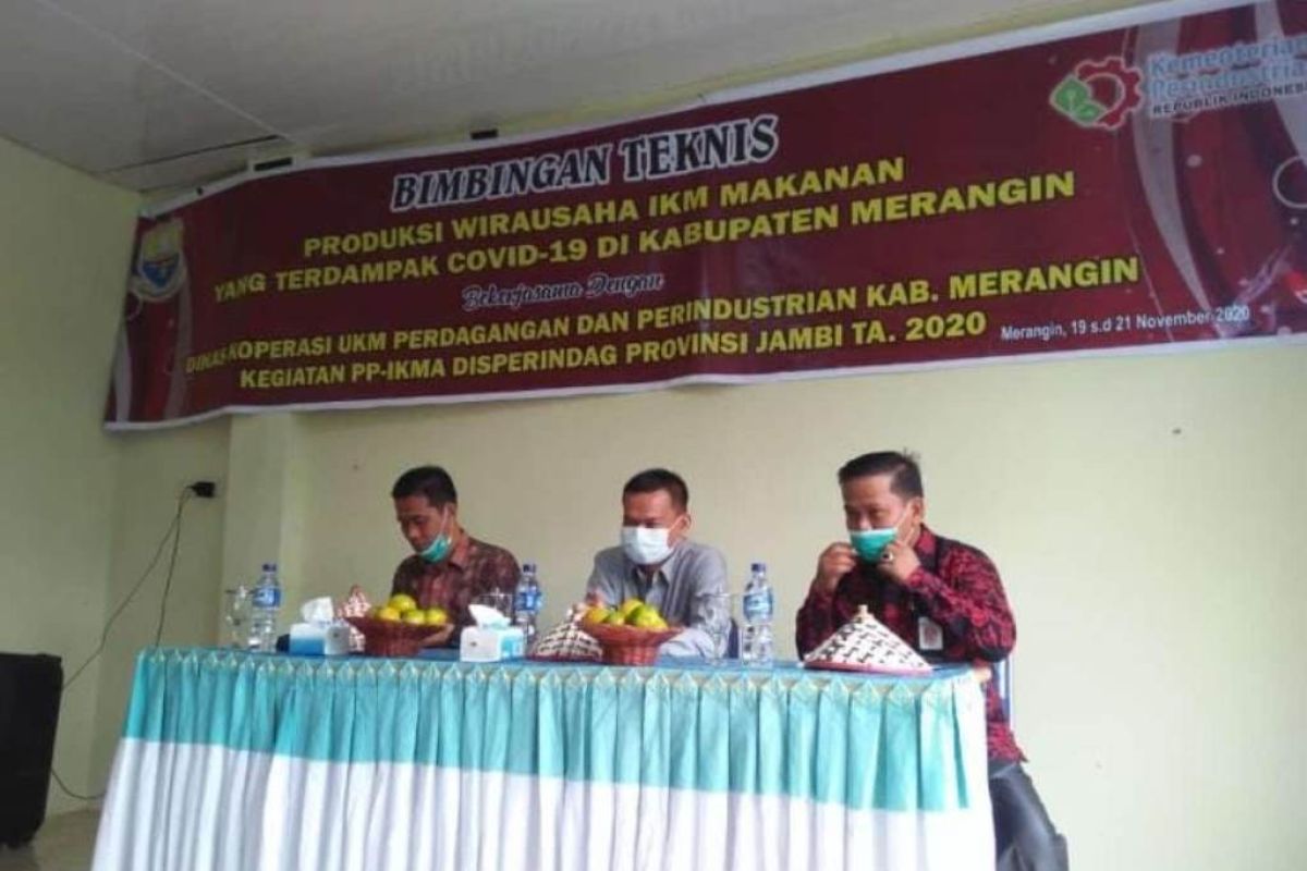 Anggota Komisi II DPRD Provinsi Jambi buka bimtek IKM terdampak COVID-19