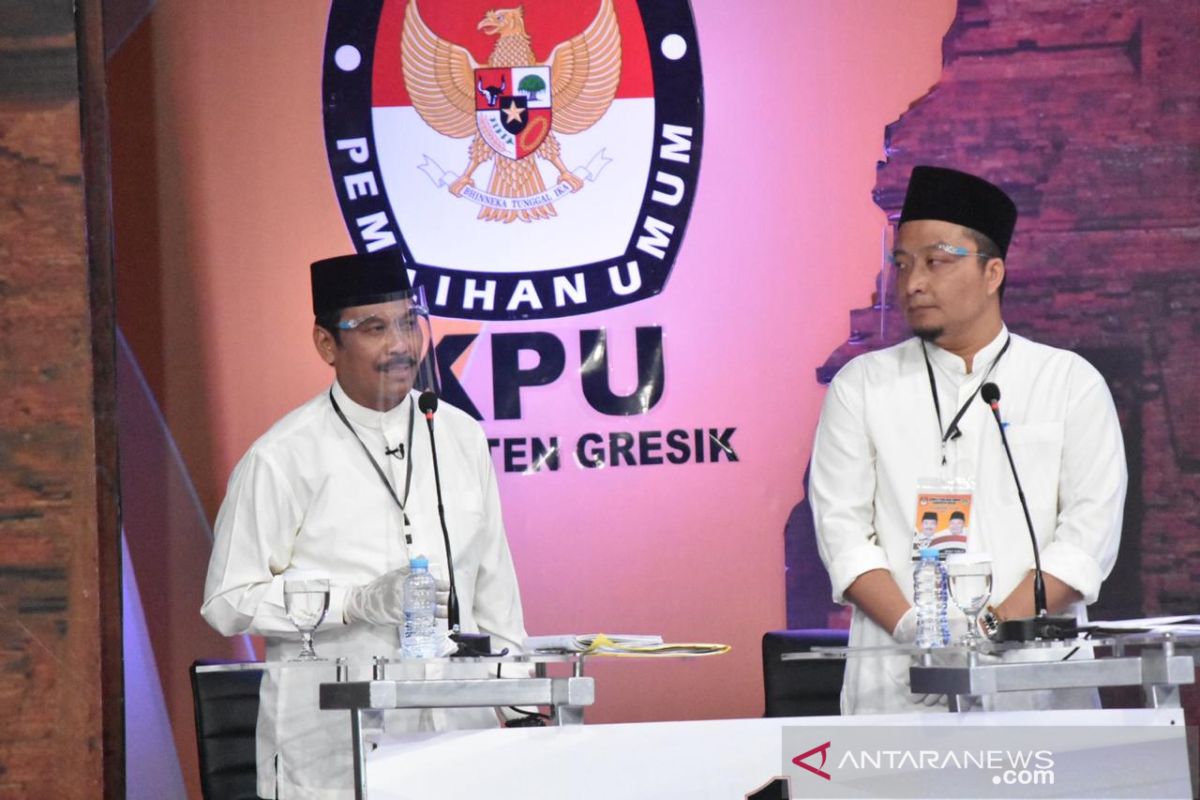 Debat Publik : Dua paslon Pilkada Gresik soroti pentingnya kesehatan pada debat perdana