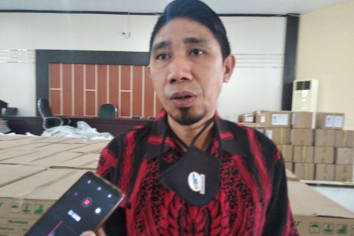 KPU Mamuju pastikan seluruh petugas KPPS pada Pilkada Serentak dilengkapi APD