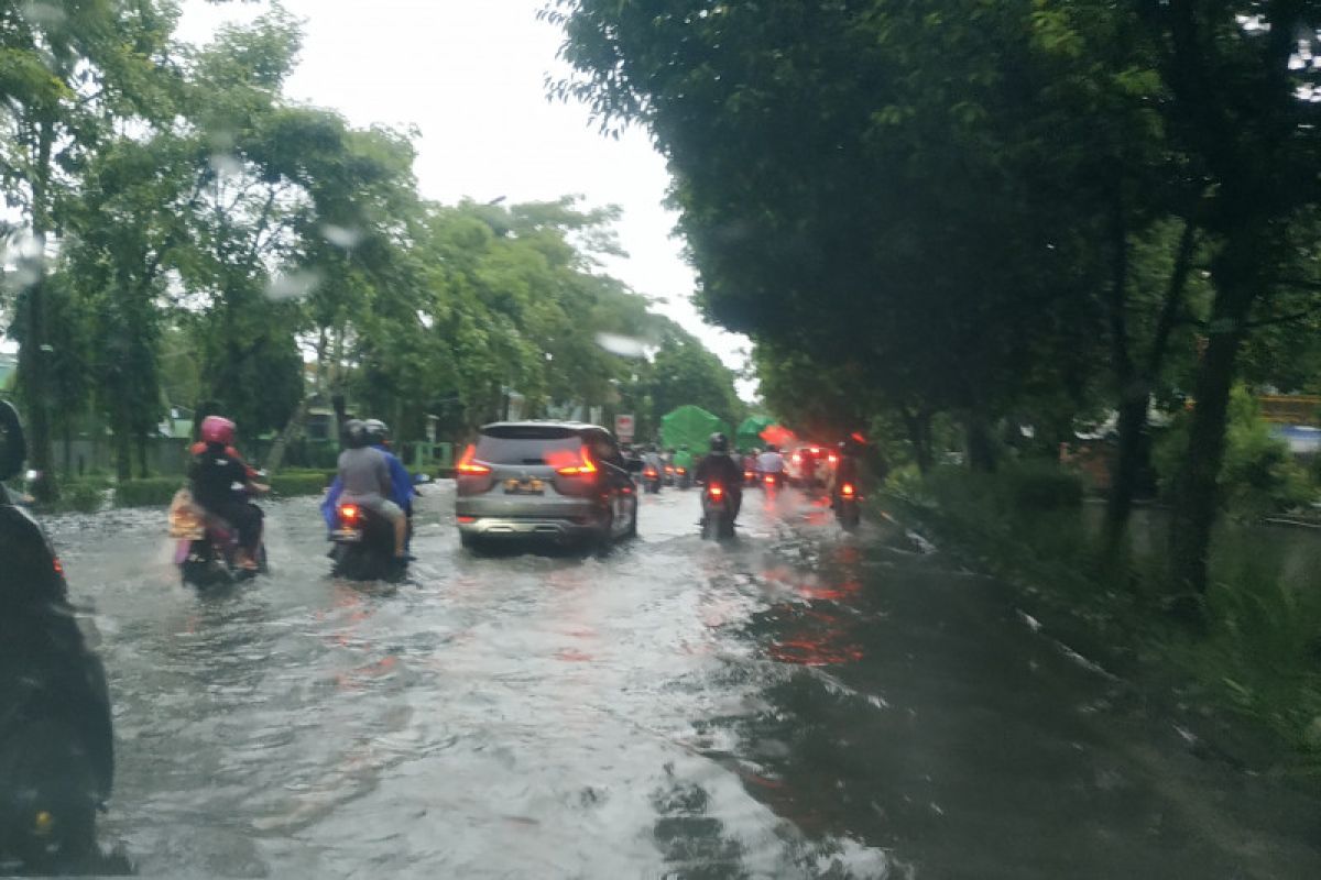 Edi Kamtono : Genangan air dipicu karena air pasang laut tinggi