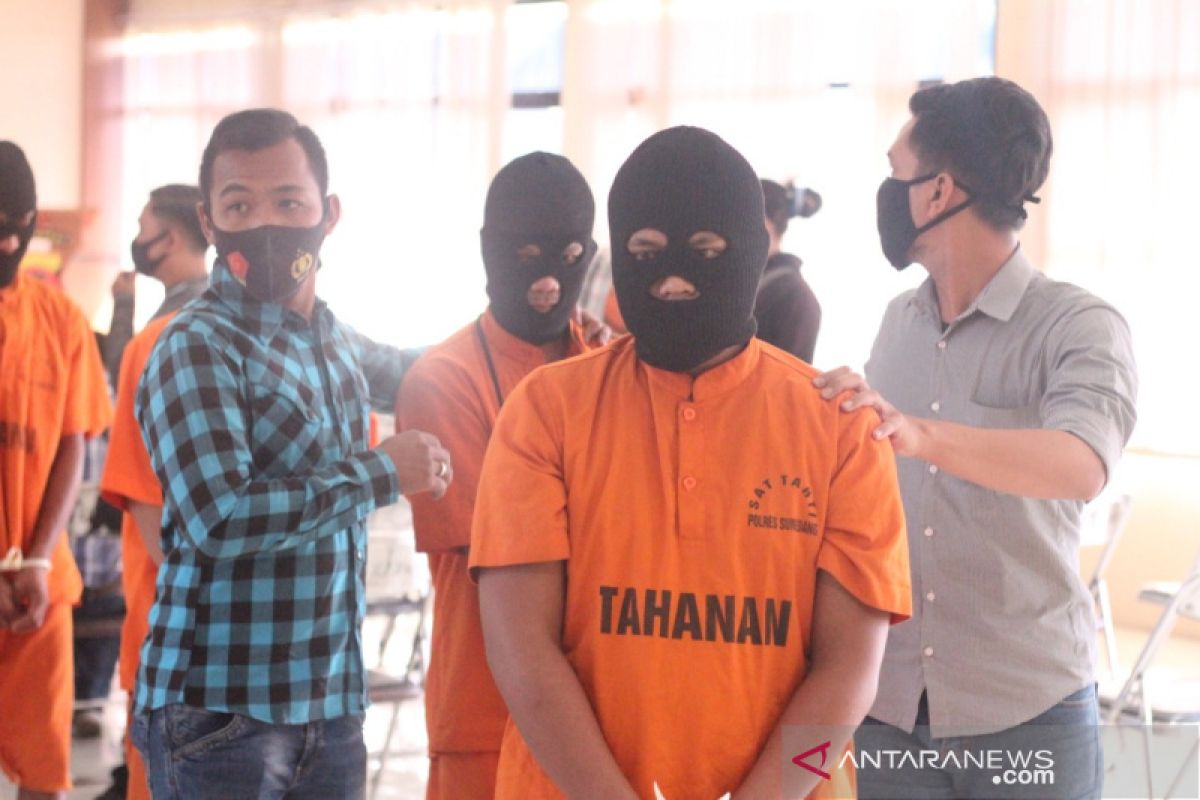 Polisi tangkap komplotan pencuri kain senilai Rp1,4 miliar di Sumedang