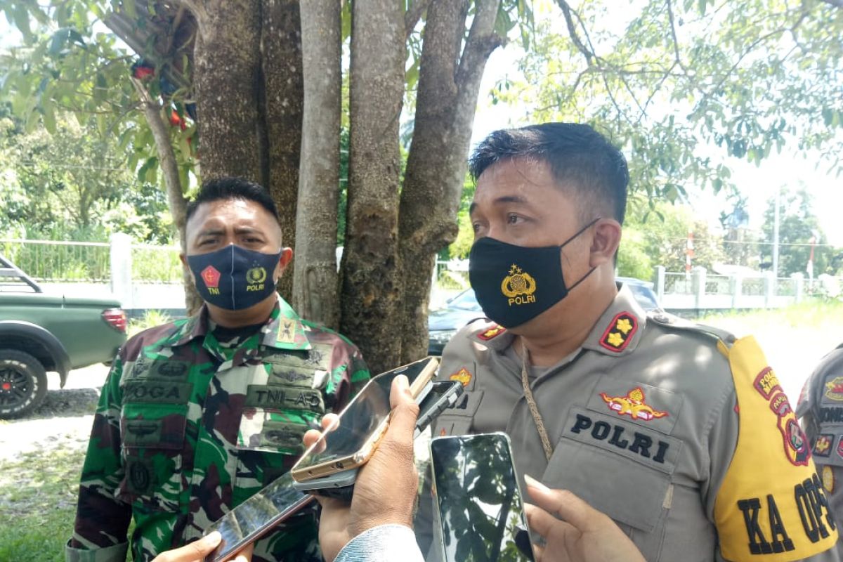 Prajurit TNI-Polri cegah pengumpulan massa di Kwamki Lama Timika