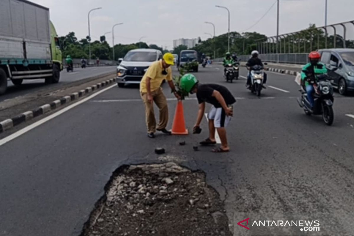 Sepanjang 2,2 kilometer jalan rusak di Jaktim telah diperbaiki