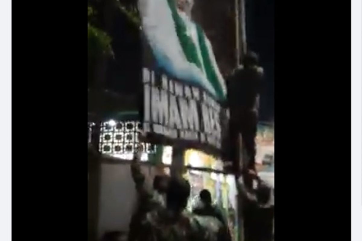 IPW apreasiasi langkah TNI turunkan poster Rizieq Shihab