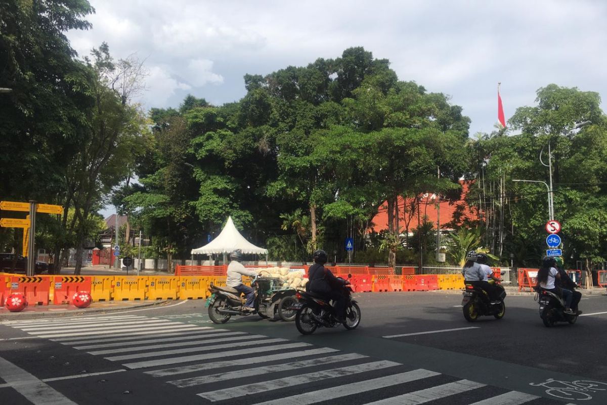 DPRD soroti penutupan jalan menuju Balai Kota Surabaya