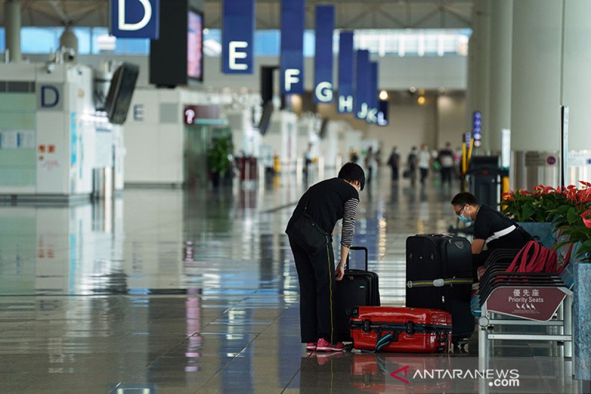 Hong Kong larang sementara penerbangan dari India, Pakistan, Filipina