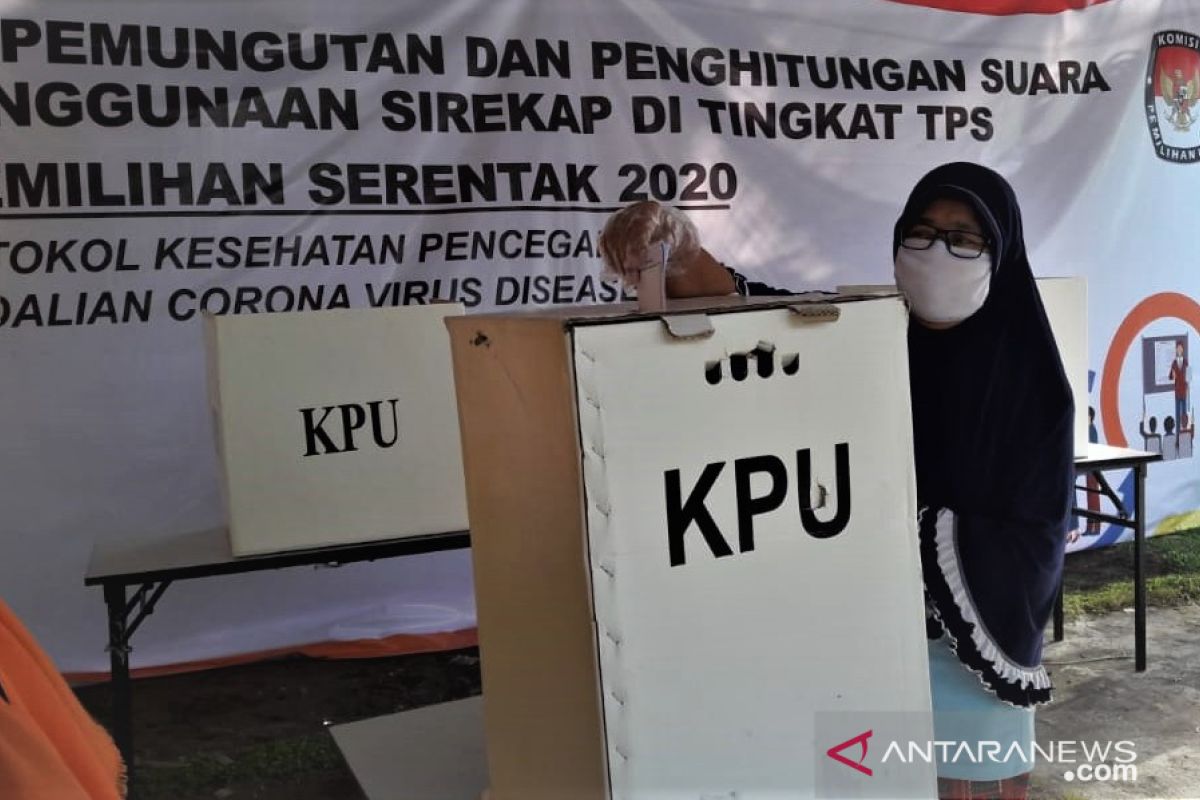 Suhu tubuh lebih dari 37,3 derajat Celsius mencoblos di bilik terpisah