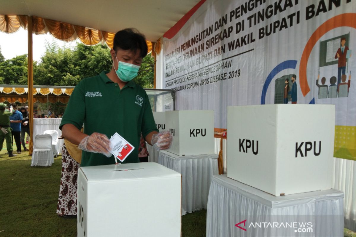 KPU Bantul simulasikan penerapan protokol kesehatan saat pemungutan suara