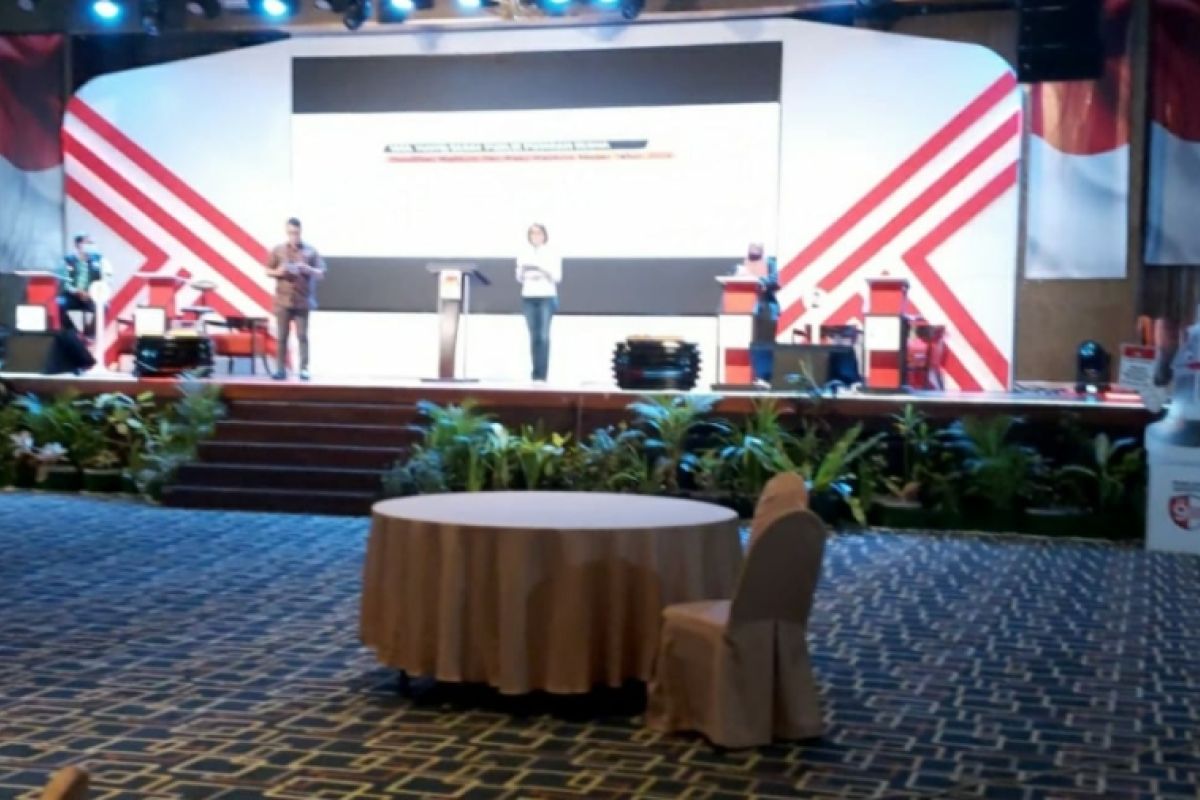 Debat kandidat putaran kedua Pilkada Medan  menyajikan materi pelayanan publik