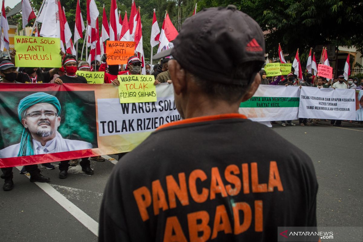 Rizieq Shihab ditetapkan sebagai tersangka kasus pelanggaran prokes