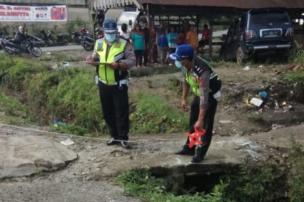 Mobil lepas kendali, tabrak tewas ibu pejalan kaki