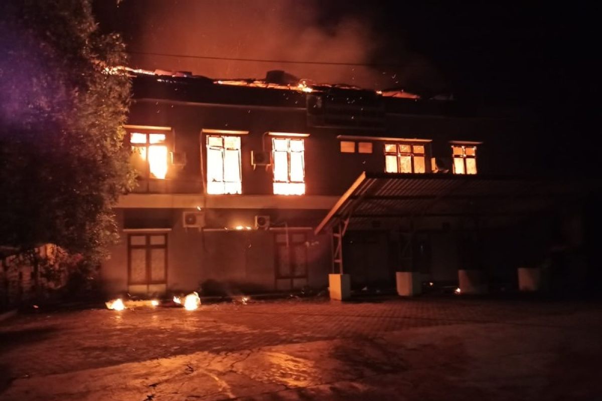 Polisi selidiki terbakarnya kantor Dispenda Kabupaten Jayapura
