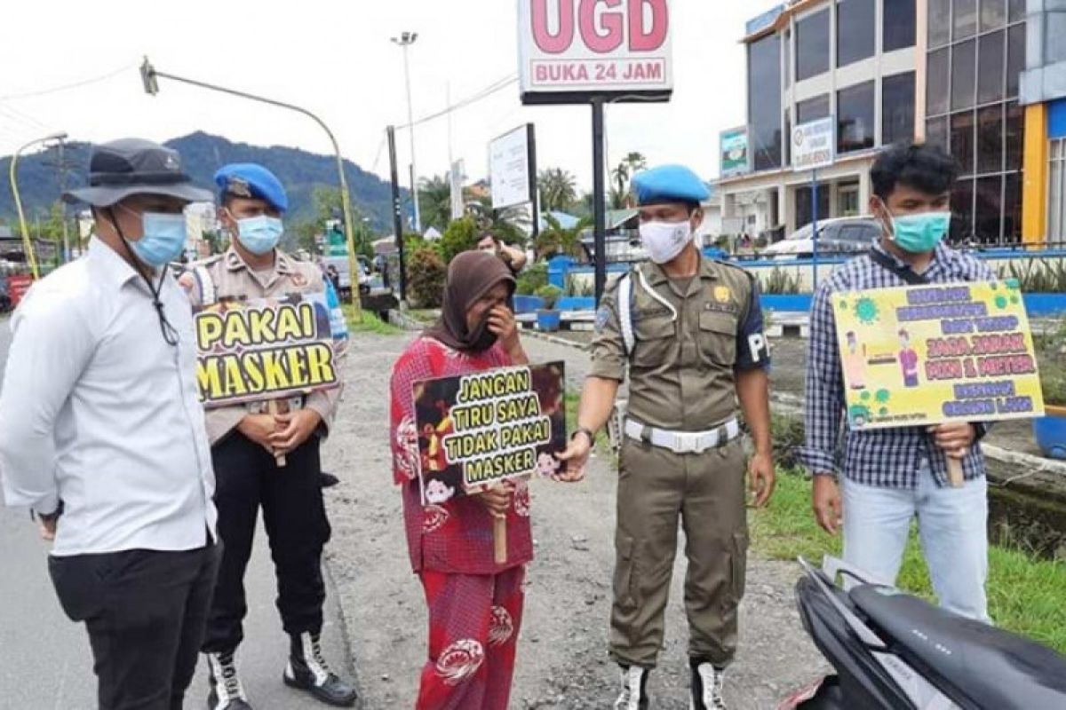 Masyarakat dan pengguna jalan di Tapteng terjaring razia prokes