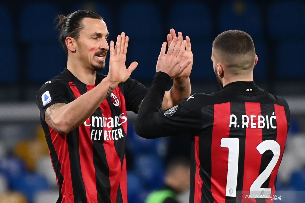 Dua gol Ibrahimovic buat Milan menang 3-1 atas Napoli