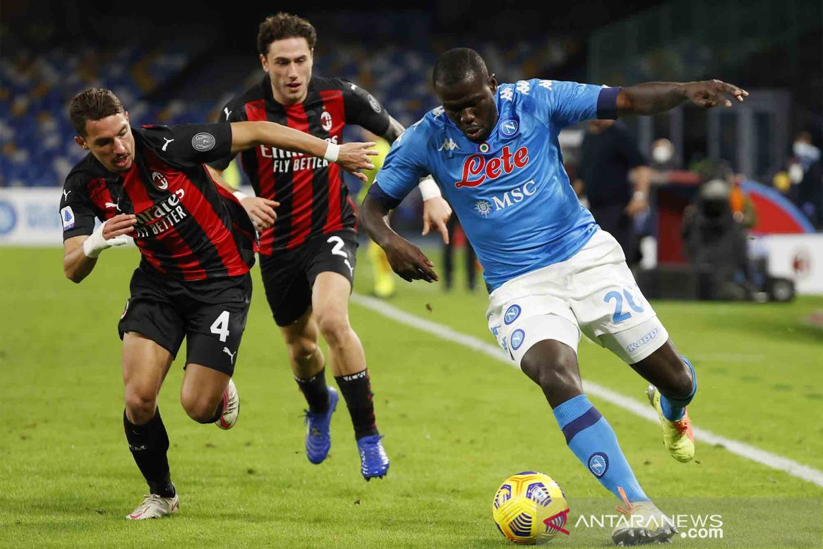 Dua bek Napoli positif COVID-19