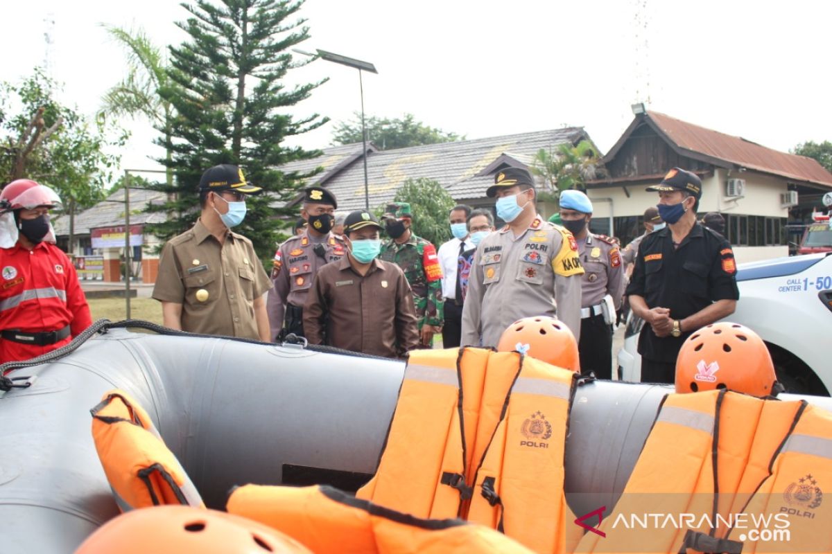 Pjs Bupati Bengkayang minta masyarakat untuk waspada bencana alam