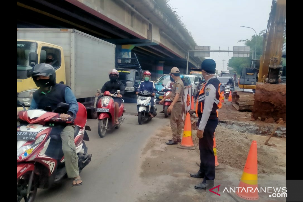 Sudinhub Jakbar imbau masyarakat hindari Jalan Lingkar Luar Barat