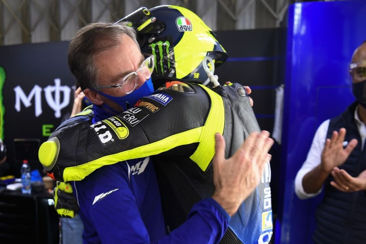 Valentino Rossi jalani perpisahan emosional dengan tim  Monster Energy Yamaha