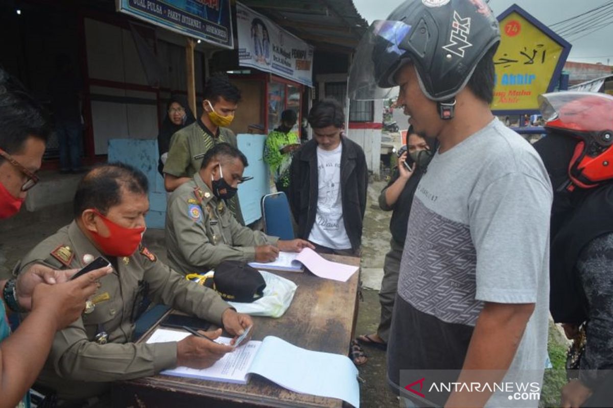 Pemkab Agam jaring 981 orang pelanggar protokoler kesehatan COVID-19