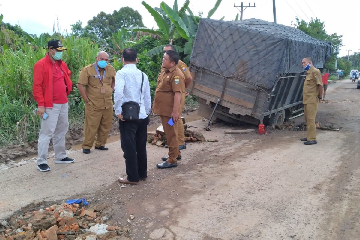 Tinjau jalan rusak di Kumpeh Ulu, Ketua DPRD: kami minta Alkal segera atasi