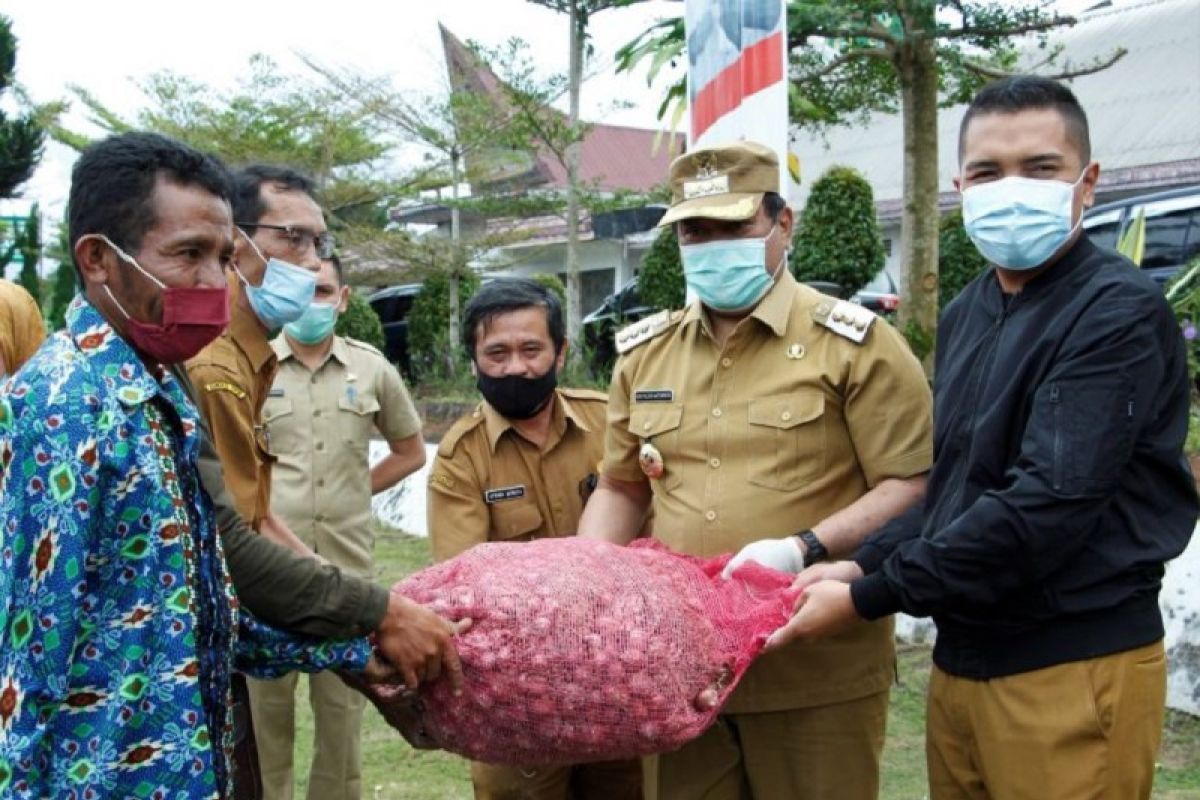 Kabupaten Dairi terima bantuan 15 ton benih  bawang