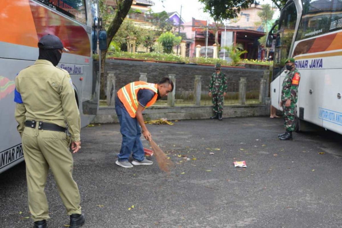 Satgas COVID-19 tegakkan protokol kesehatan di pintu masuk Wonosobo