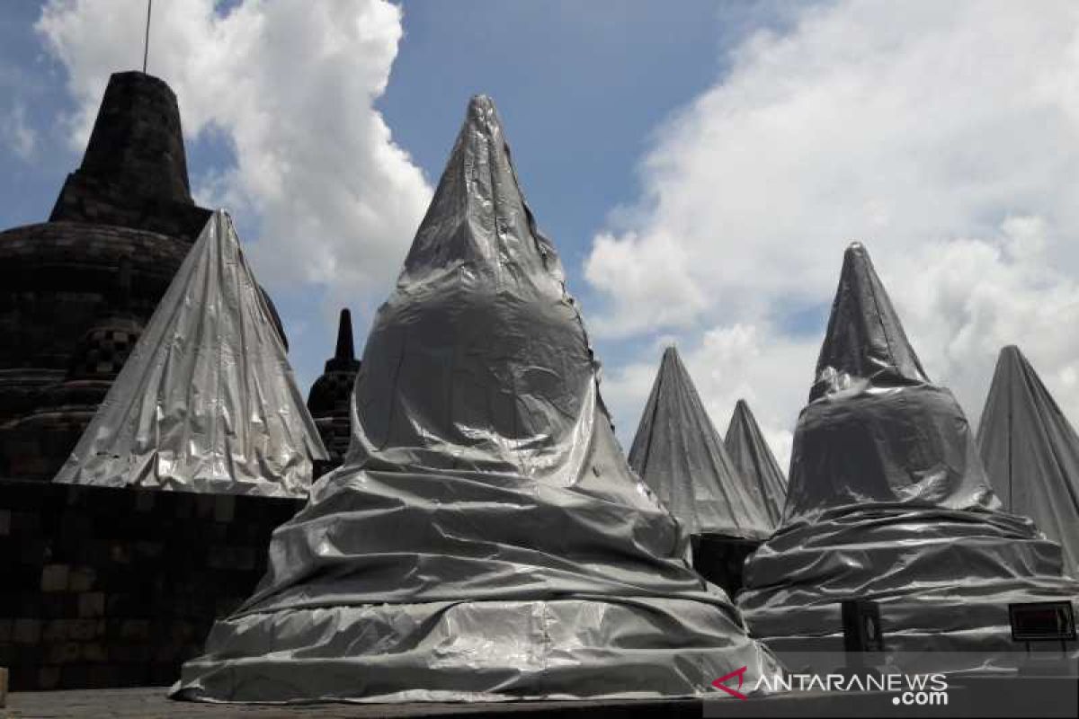 Antisipasi erupsi Merapi, lorong dan stupa Borobudur ditutup terpal