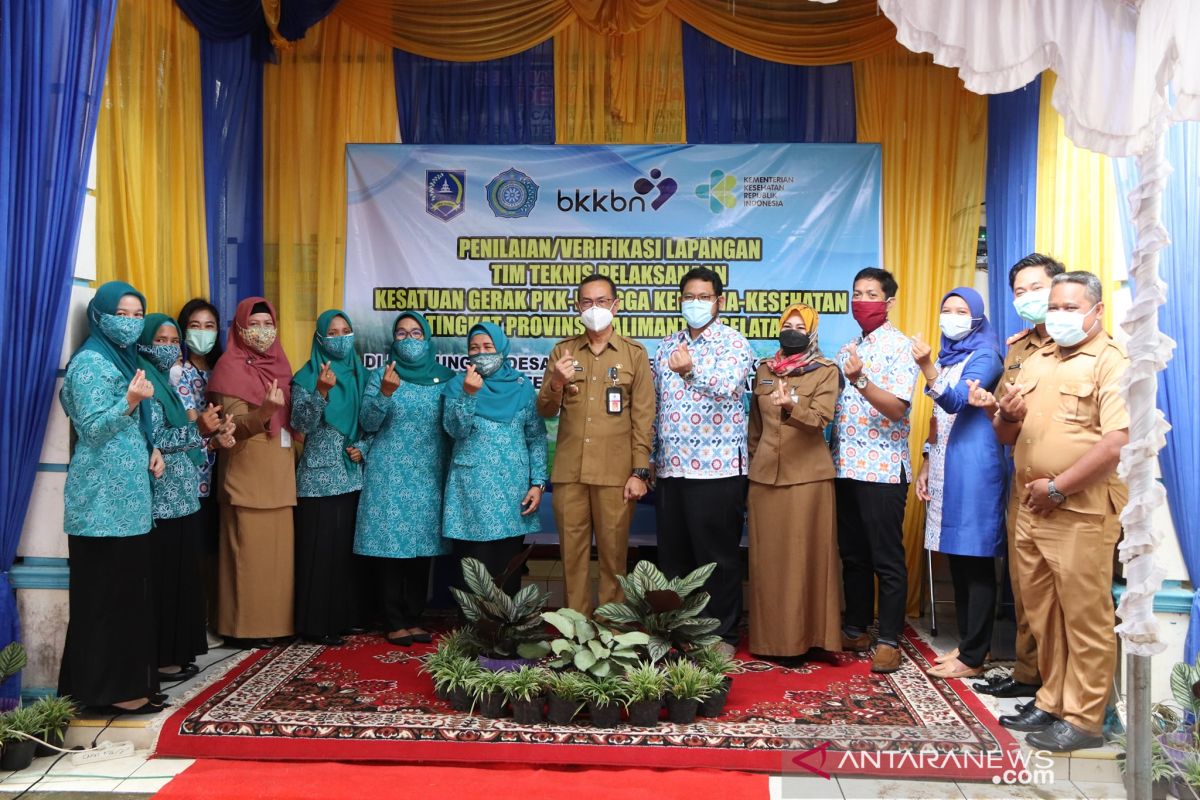 Tim teknis nilai lapangan Kesatuan Gerak PKK Bangga Kencana-Kesehatan Lungau