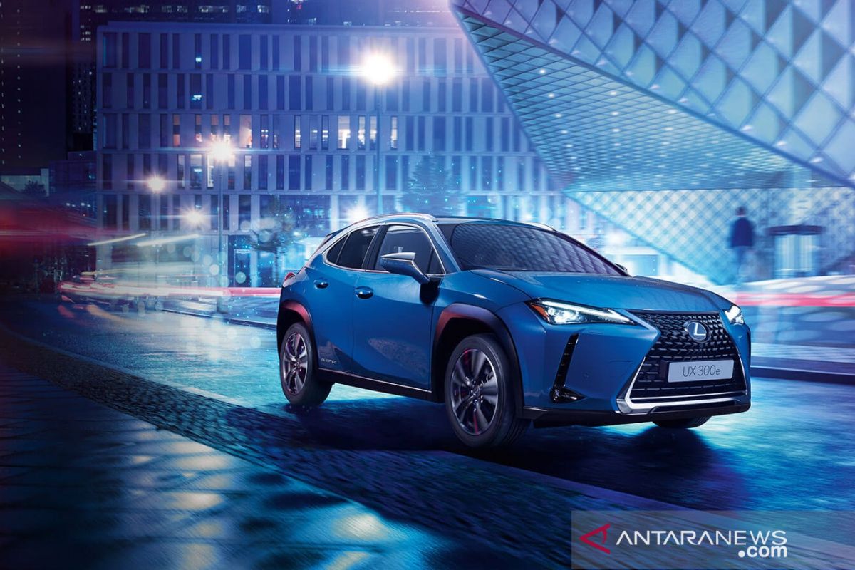 Mobil listrik baterai Lexus UX 300e resmi dijual seharga Rp1,2 miliar