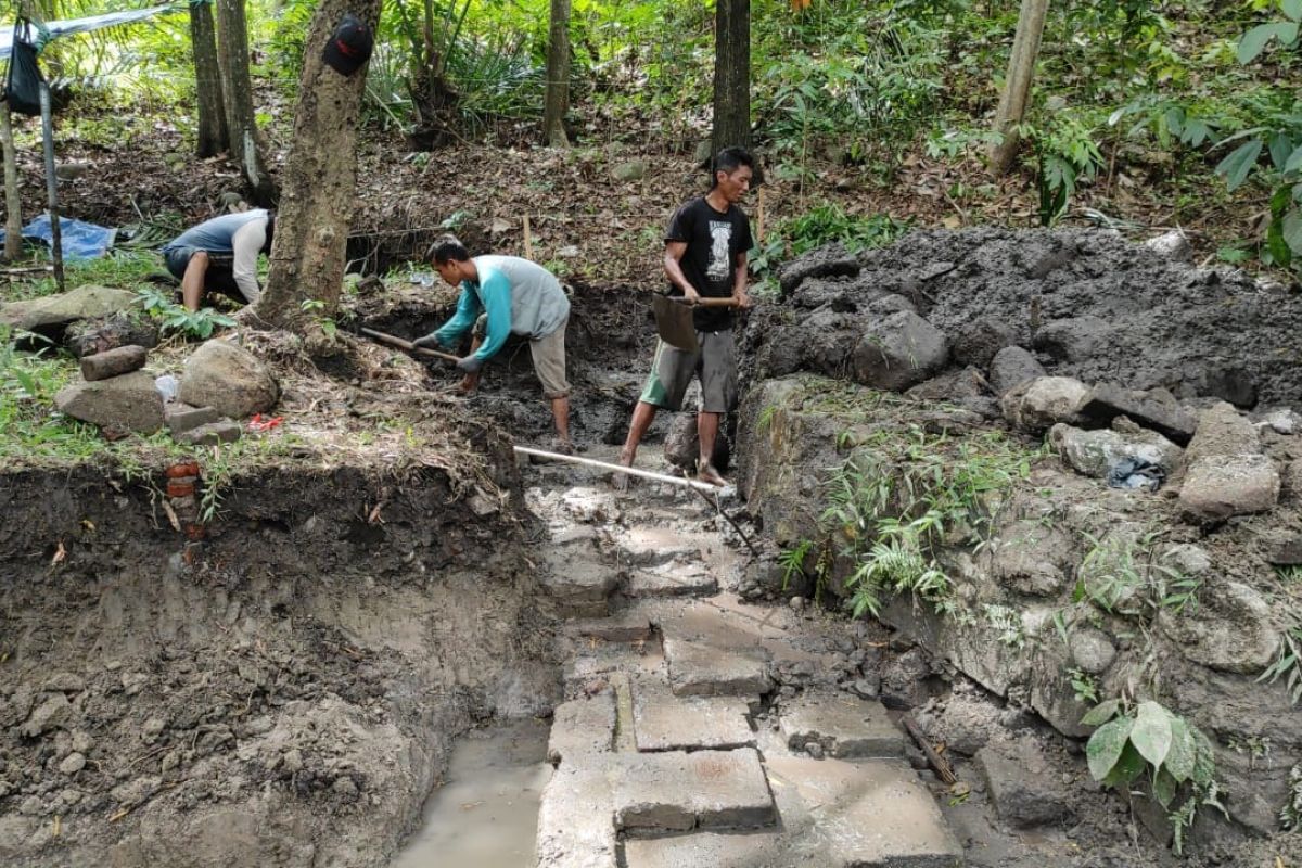 BPCB Trowulan ekskavasi petirtaan kuno di Gunung Klotok Kediri