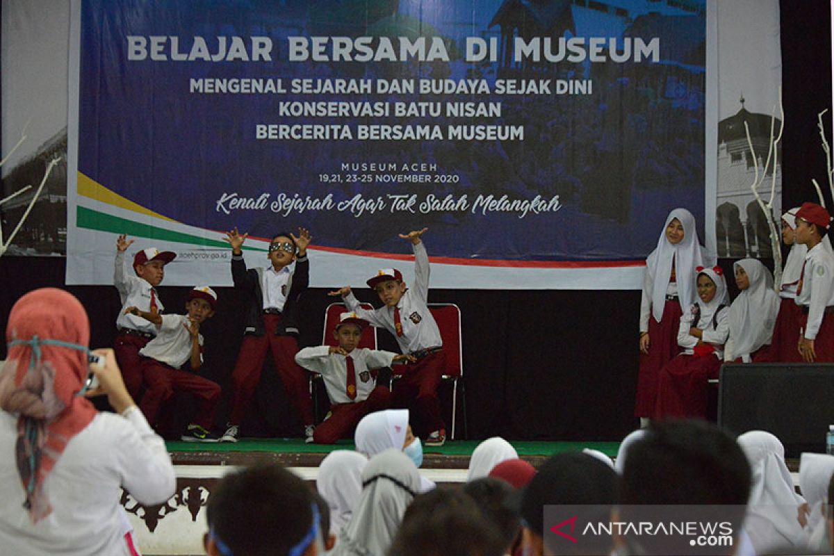 Belajar bersama mengenal sejarah di Musium Aceh