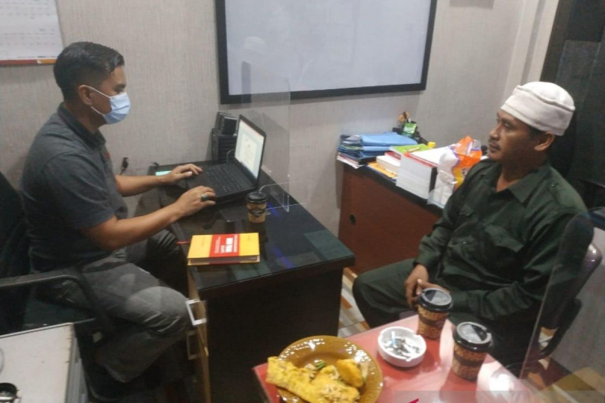 Bubarkan aksi penolakan kedatangan Rizieq Shihab, Ketua FPI Pekanbaru ditetapkan tersangka