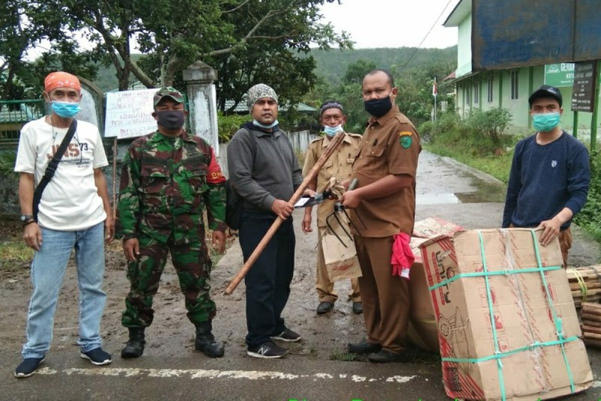 Dinas Tanaman Pangan Sumut salurkan alat pertanian bantuan COVID-19