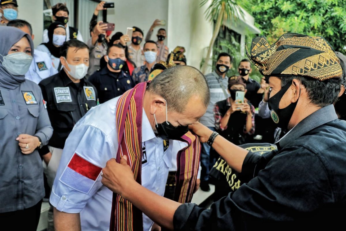 Laskar Sasak Lombok sambut kedatangan Ketua DPD RI