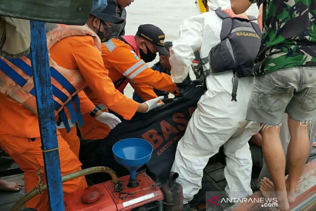 Tim SAR gabungan evakuasi jasad ABK tugboat tenggelam di Sungai Musi