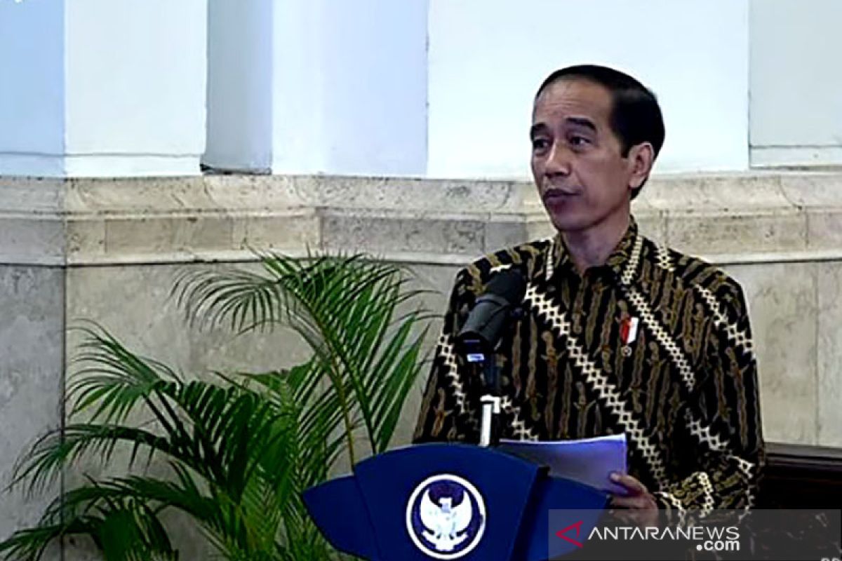 Presiden Jokowi minta K/L beranggaran besar lakukan lelang secepatnya