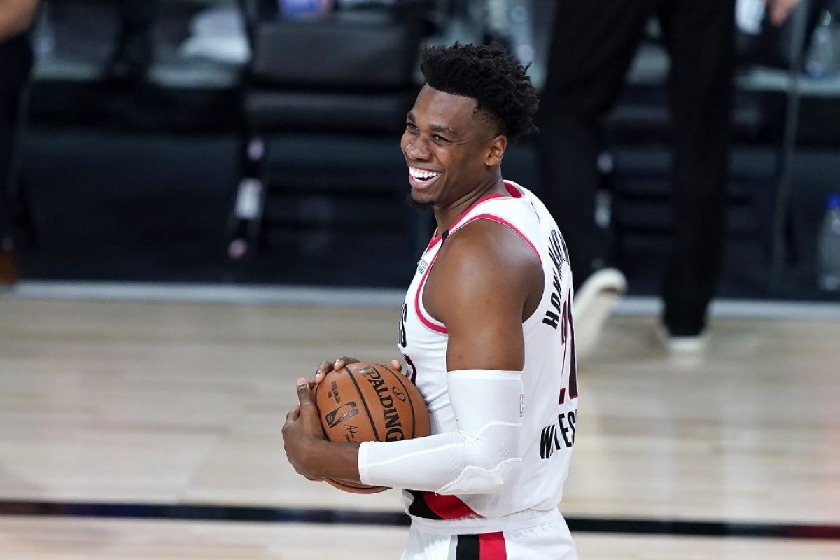 Sacramento  Kings sepakat kontrak Hassan Whiteside