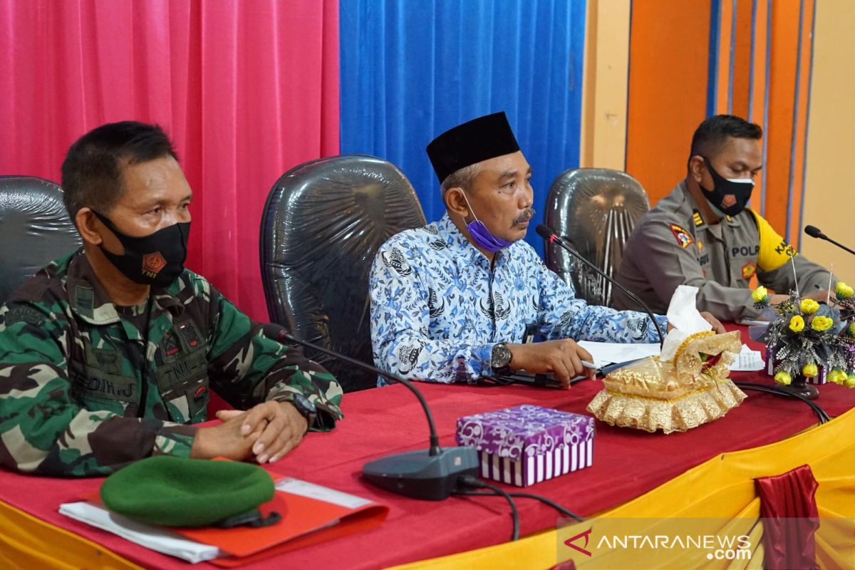 Pantau politik daerah Badan PB Kesbangpol HSS laksanakan rakor  tim